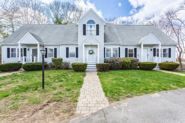 $469,900 | 68 Gatsby Drive, Unit 4, Raynham, MA 02767