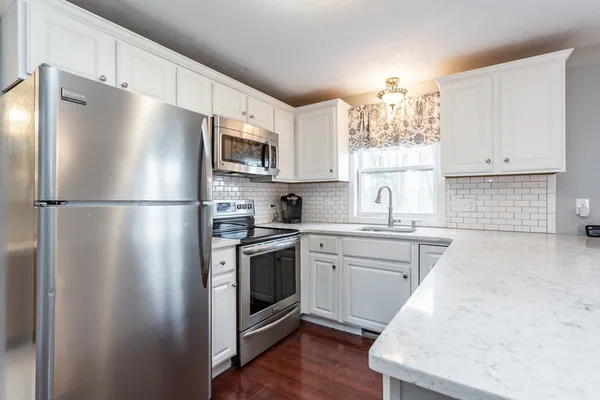 $469,900 | 68 Gatsby Drive, Unit 4, Raynham, MA 02767