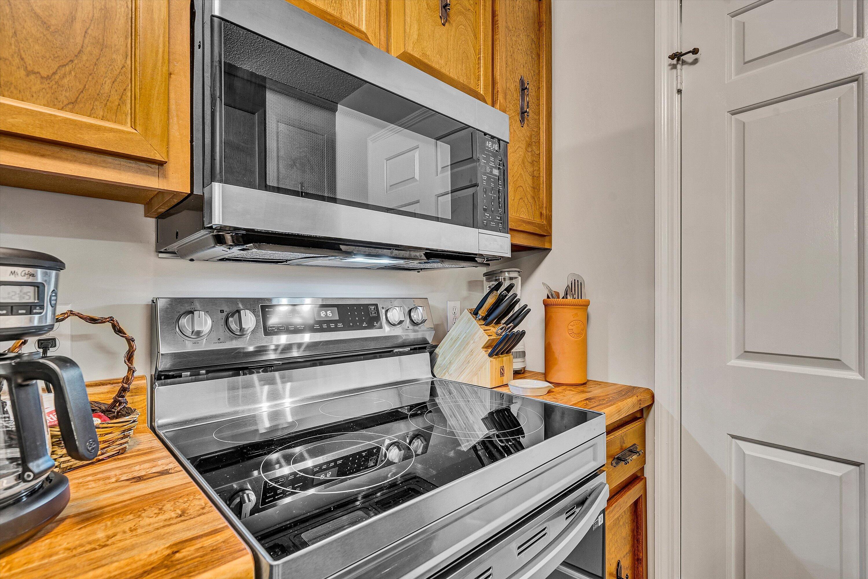 620 Monte Vista Road, Unit 605 Union Hall, VA 24176 - Photo 12 of 41 a kitchen with stove and cabinets