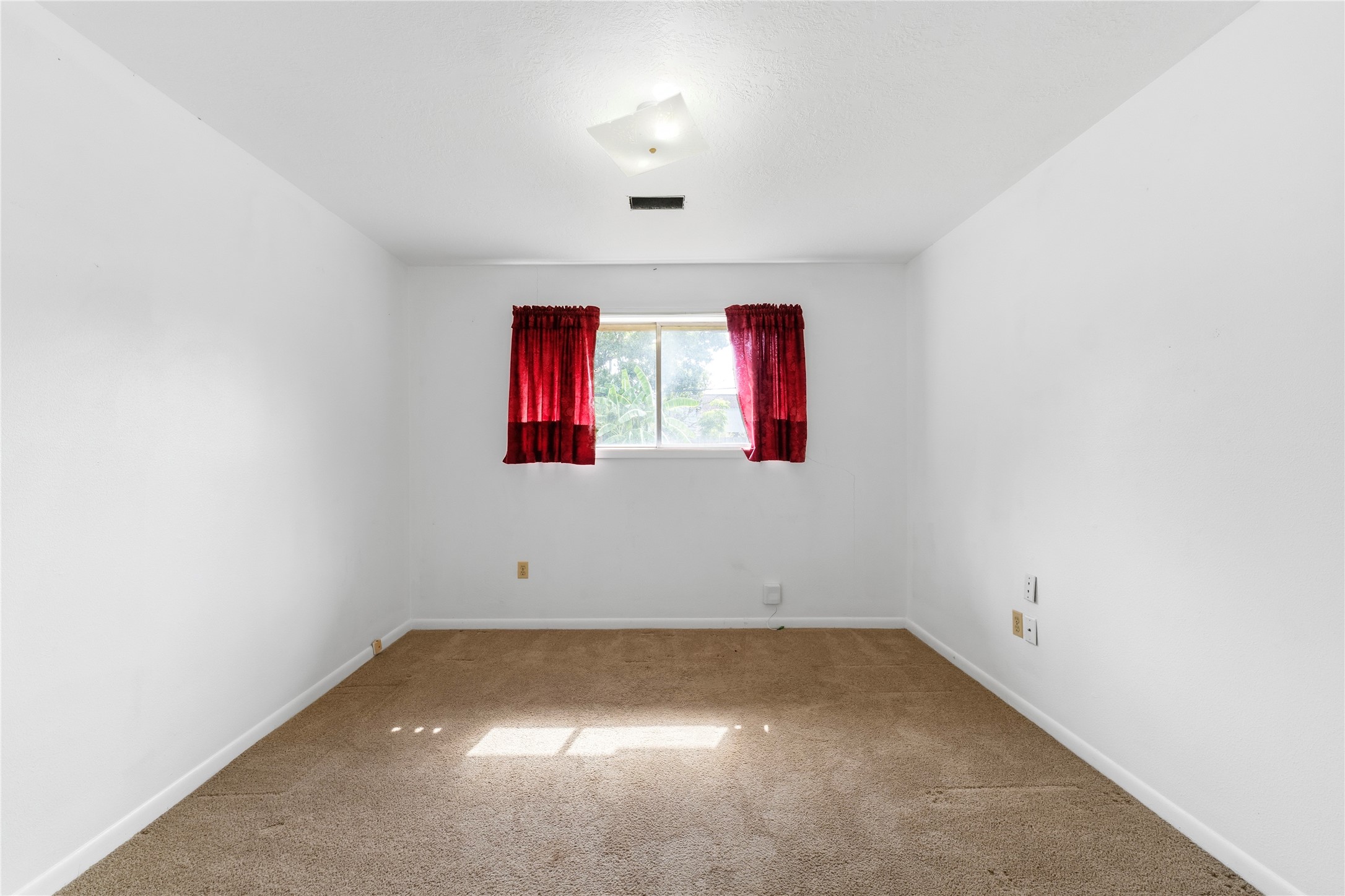 2117 South Houston Road Pasadena, TX 77502 - Photo 13 of 28 Secondary Bedroom-1