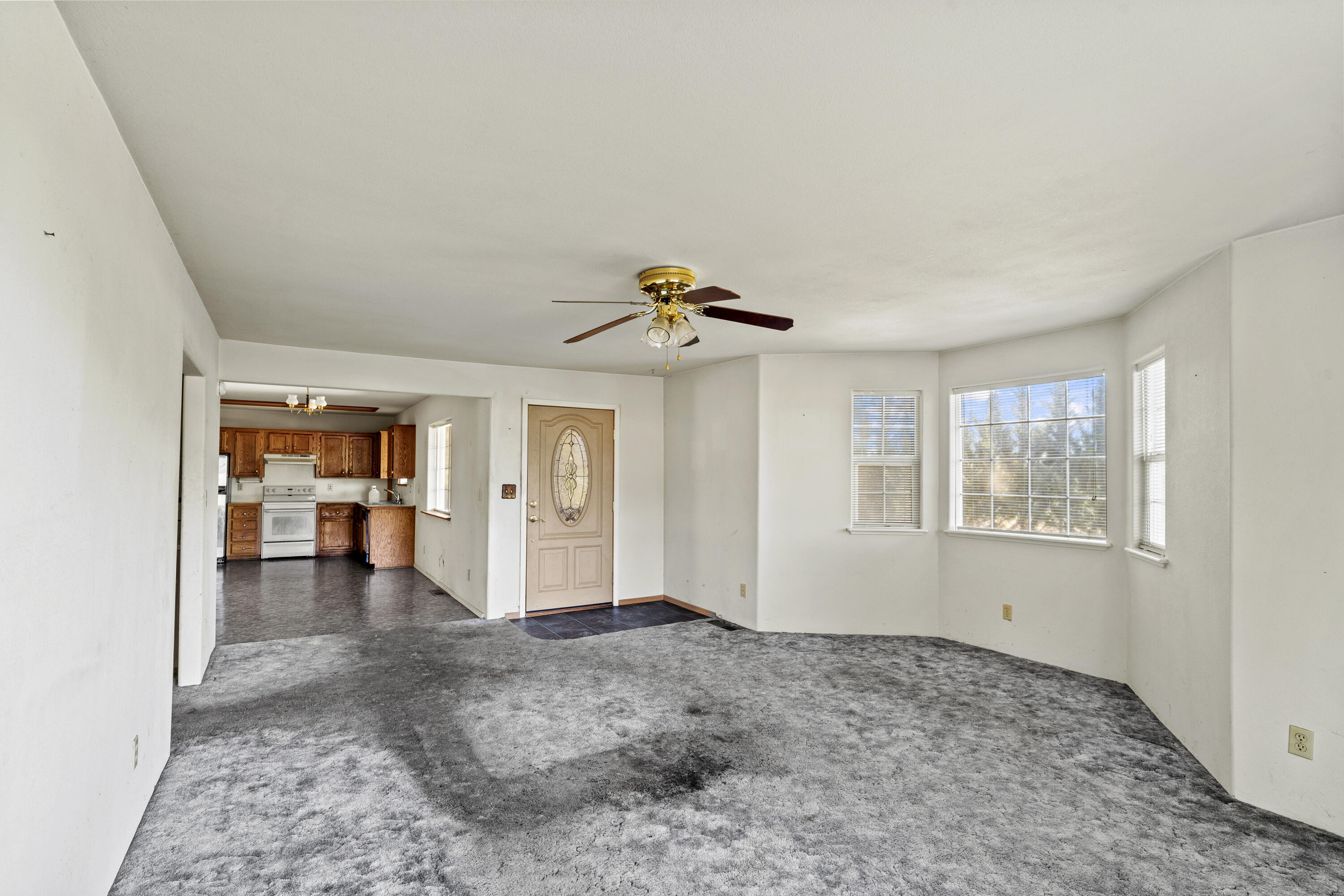 14636 North Applegate Road Grants Pass, OR 97527 - Photo 7 of 26 14636 N Applegate Road - 9