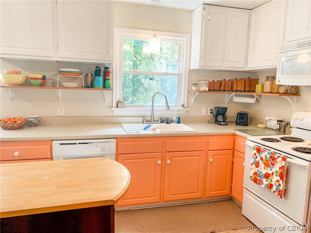 727 Coachpoint Road Hartfield, VA 23071 - Photo 4 of 18