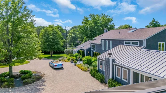$1,949,000 | 620 West Old Elm Road, Lake Forest, IL 60045