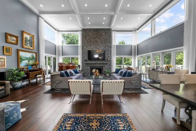 $1,949,000 | 620 West Old Elm Road, Lake Forest, IL 60045