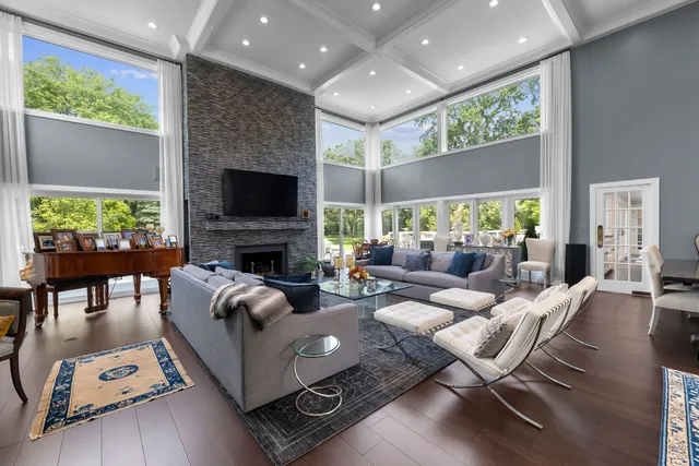 $1,949,000 | 620 West Old Elm Road, Lake Forest, IL 60045