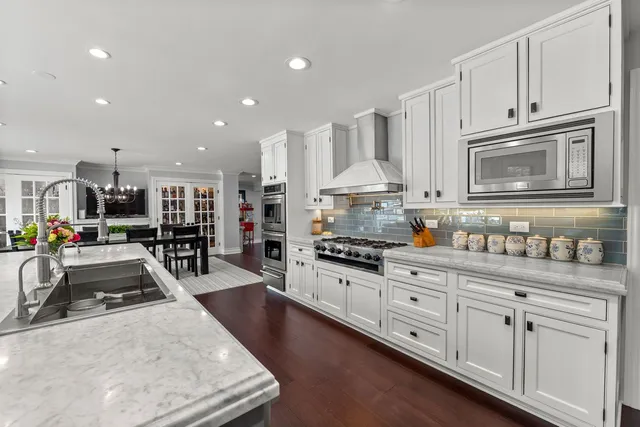 $1,949,000 | 620 West Old Elm Road, Lake Forest, IL 60045