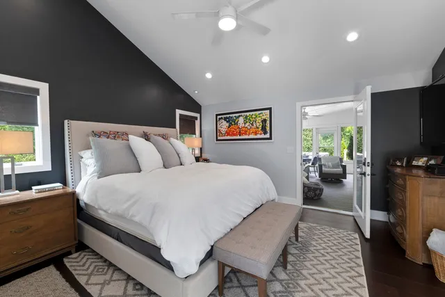 $1,949,000 | 620 West Old Elm Road, Lake Forest, IL 60045