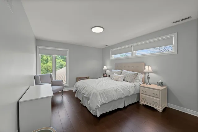 $1,949,000 | 620 West Old Elm Road, Lake Forest, IL 60045