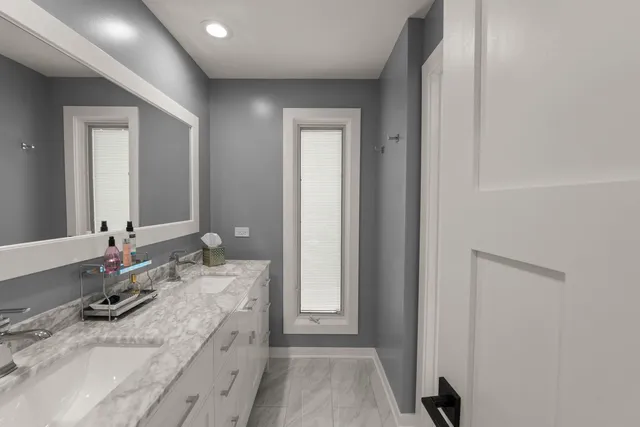 $1,949,000 | 620 West Old Elm Road, Lake Forest, IL 60045