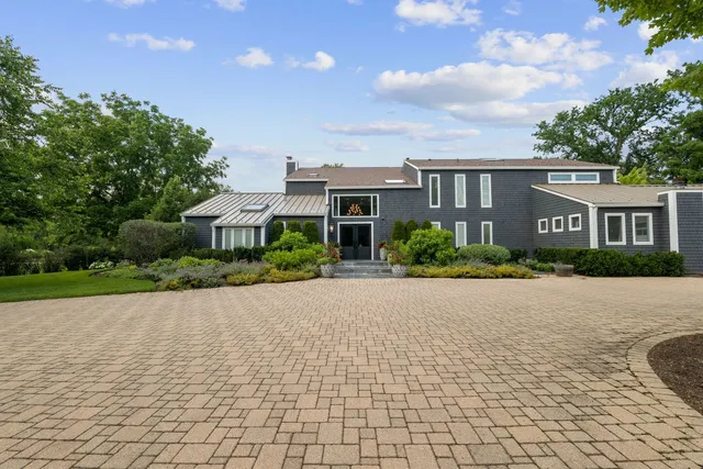 $1,949,000 | 620 West Old Elm Road, Lake Forest, IL 60045