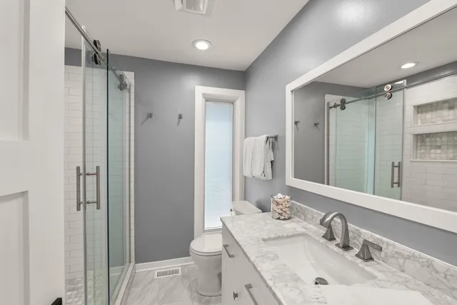 $1,949,000 | 620 West Old Elm Road, Lake Forest, IL 60045