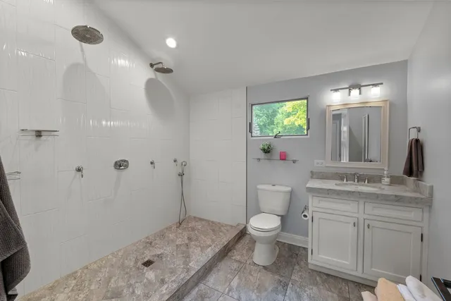 $1,949,000 | 620 West Old Elm Road, Lake Forest, IL 60045