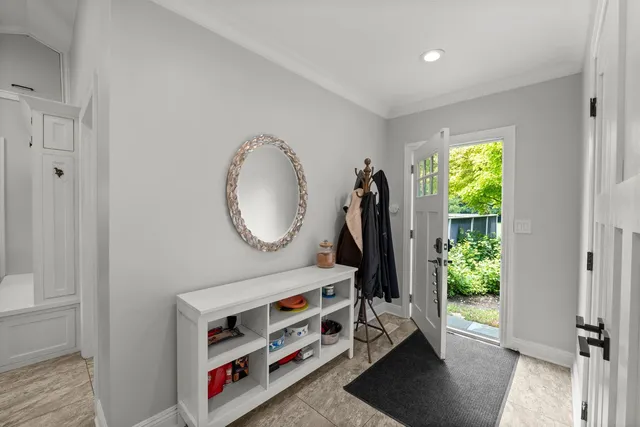 $1,949,000 | 620 West Old Elm Road, Lake Forest, IL 60045