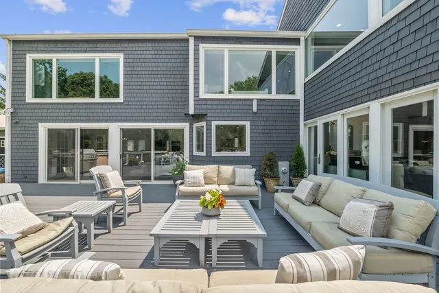 $1,949,000 | 620 West Old Elm Road, Lake Forest, IL 60045