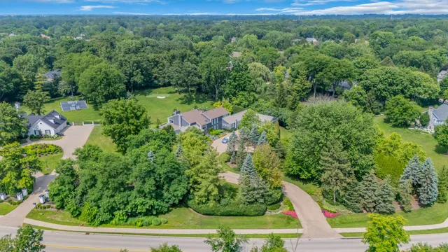 $1,949,000 | 620 West Old Elm Road, Lake Forest, IL 60045