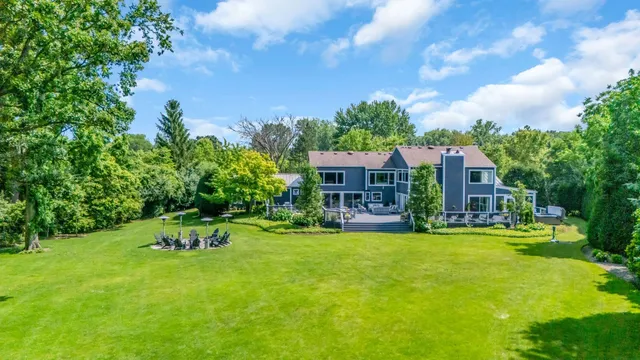 $1,949,000 | 620 West Old Elm Road, Lake Forest, IL 60045
