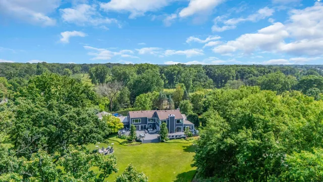 $1,949,000 | 620 West Old Elm Road, Lake Forest, IL 60045