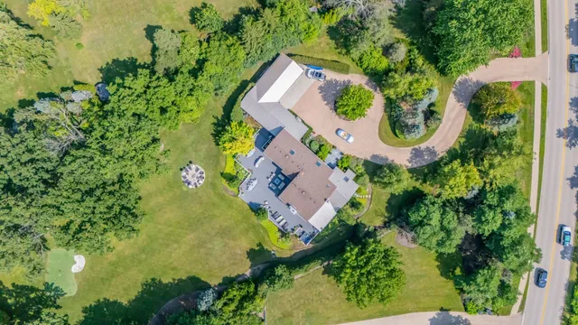 $1,949,000 | 620 West Old Elm Road, Lake Forest, IL 60045