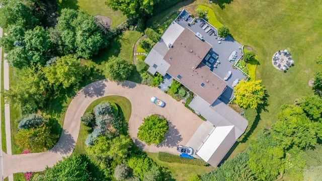 $1,949,000 | 620 West Old Elm Road, Lake Forest, IL 60045