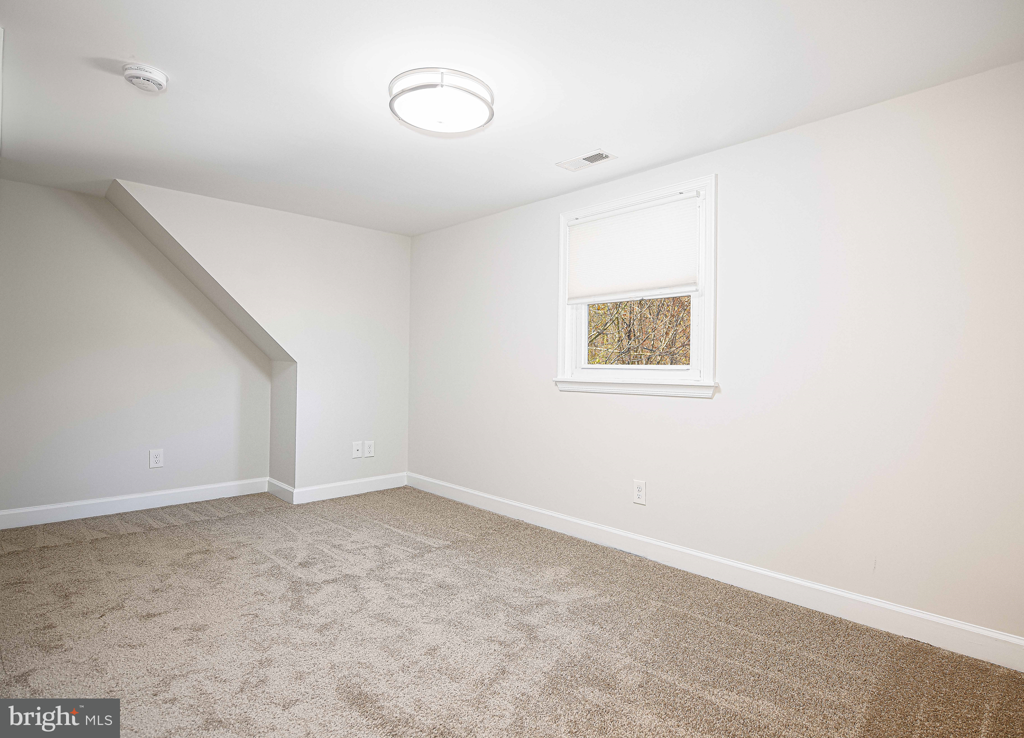 518 Wampler Road Middle River, MD 21220 - Photo 27 of 49 an empty room with a hallway