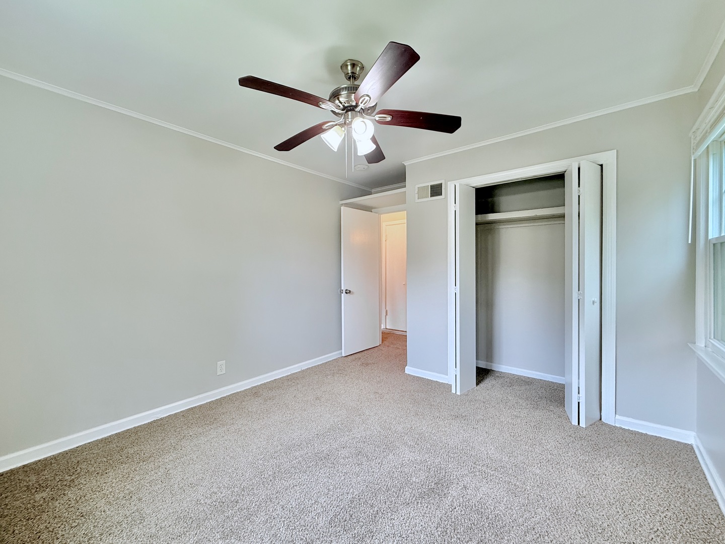 16784 Crane Avenue Hazel Crest, IL 60429 - Photo 14 of 24 a view of an empty room