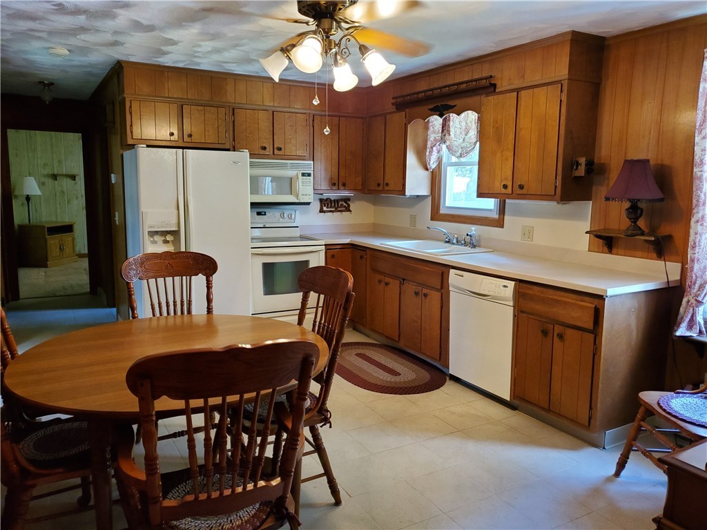 47 Ray Avenue Woonsocket, RI 02895 - Photo 6 of 36 Gallery Image 6