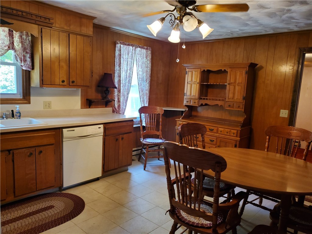 47 Ray Avenue Woonsocket, RI 02895 - Photo 7 of 36 Gallery Image 7