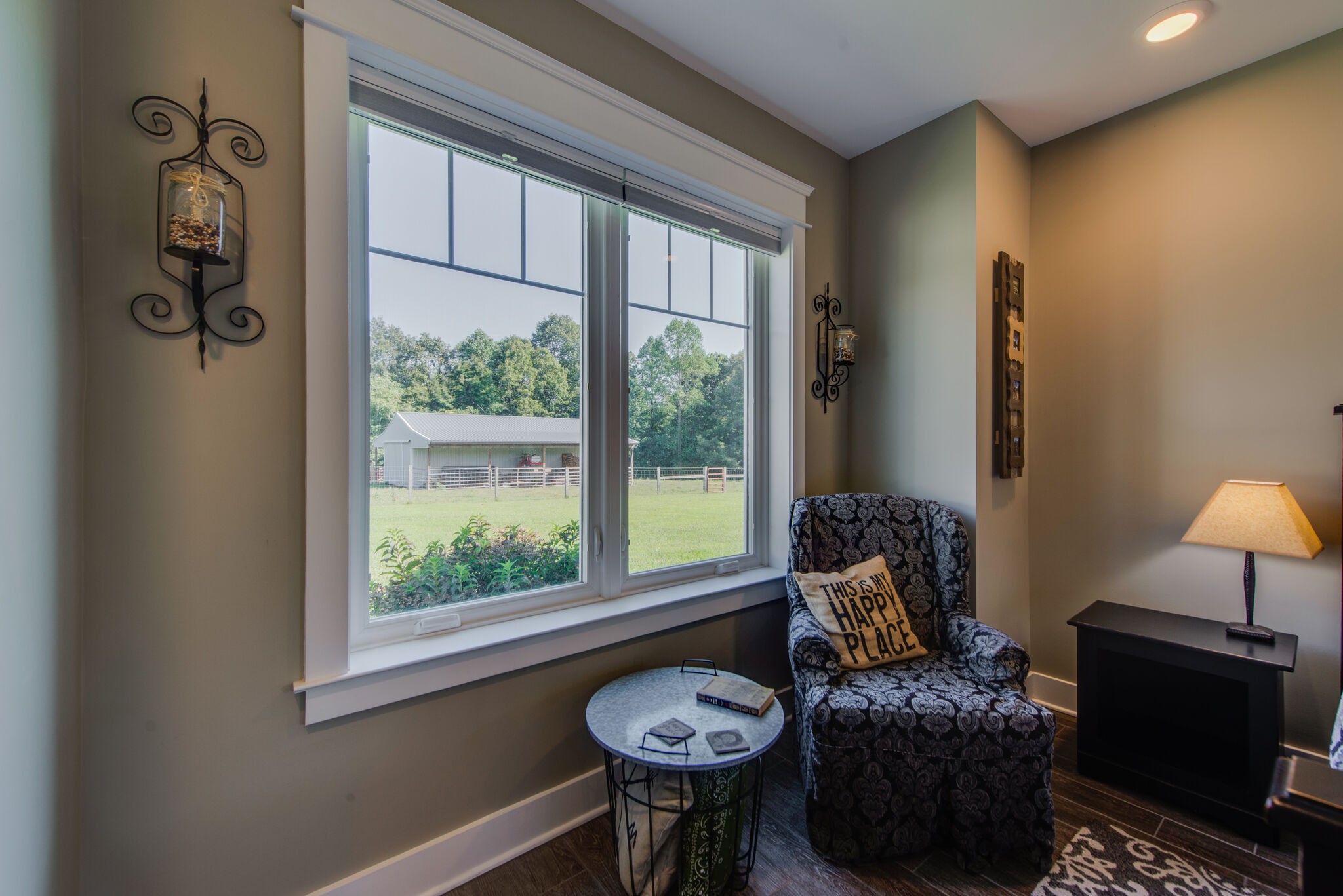 5062 Cathey Ridge Road Manchester, TN 37355 - Photo 18 of 47 a living room with furniture and a window