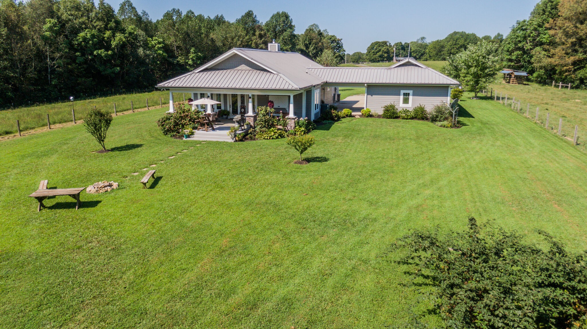 5062 Cathey Ridge Road Manchester, TN 37355 - Photo 41 of 47 a front view of a house with garden