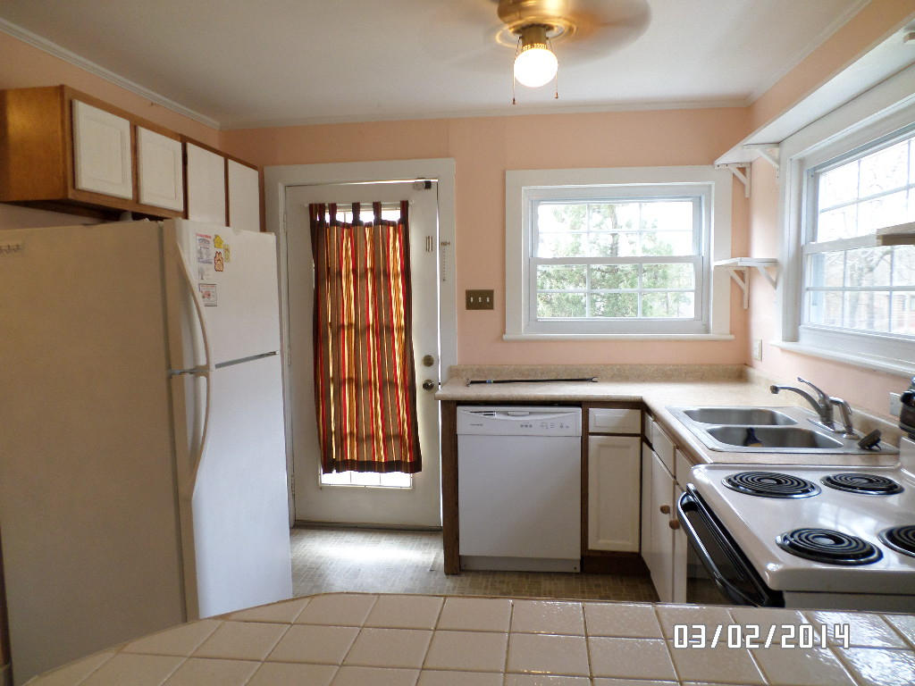 6016 Ridgewood Road Knoxville, TN 37918 - Photo 6 of 14 Kitchen