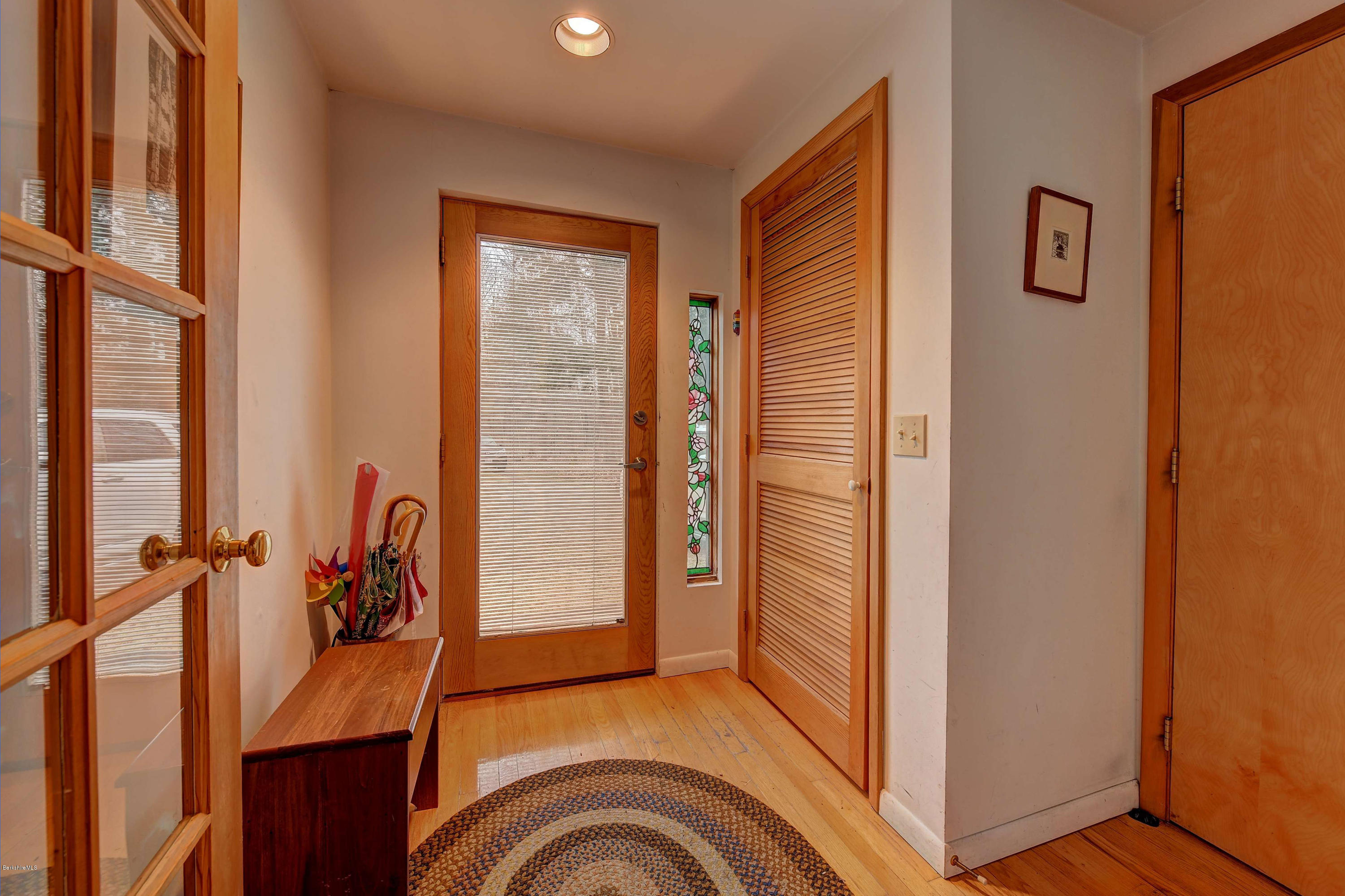 19 Corashire Road Monterey, MA 01245 - Photo 4 of 34 4-Entryway