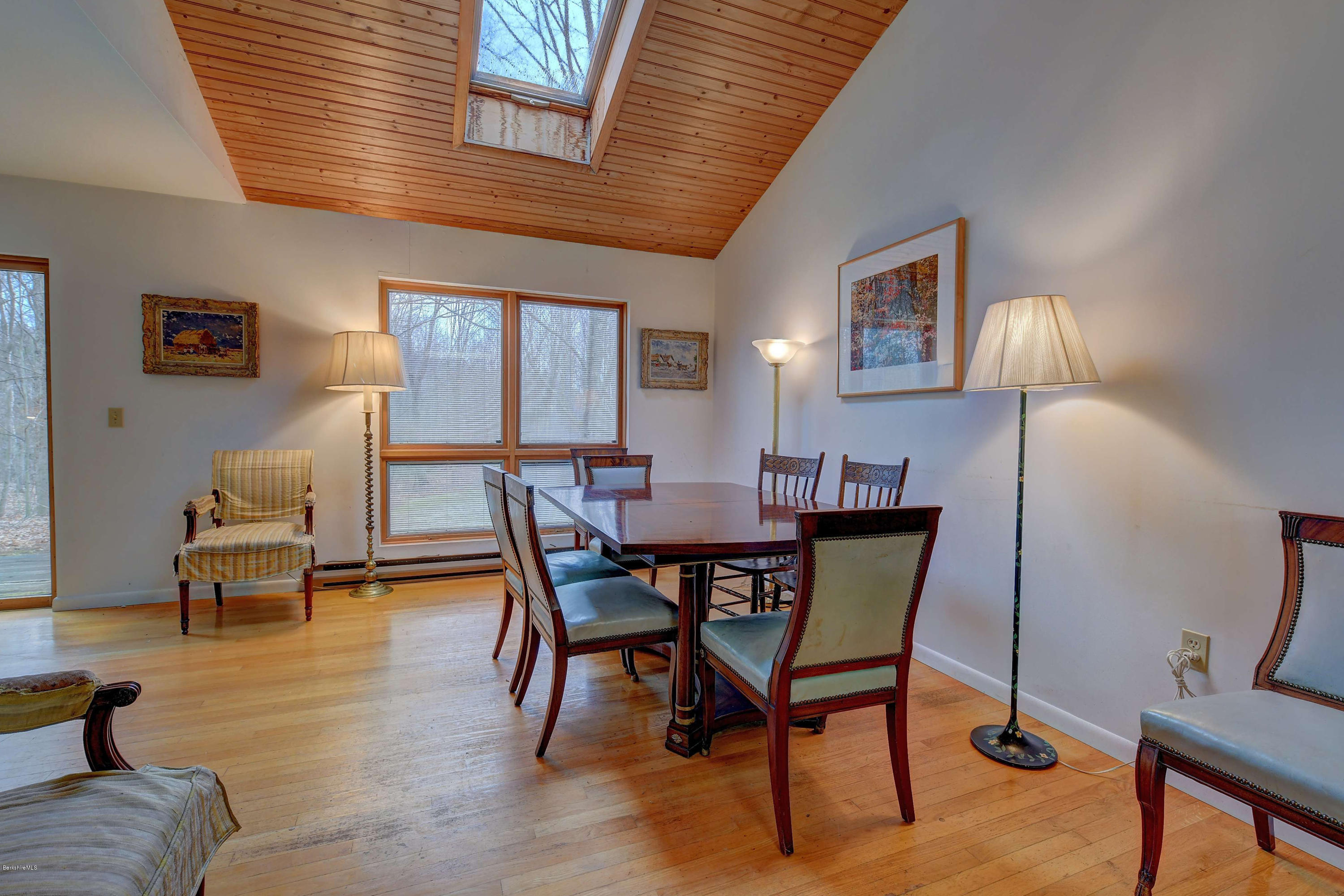 19 Corashire Road Monterey, MA 01245 - Photo 10 of 34 10-Dining Room