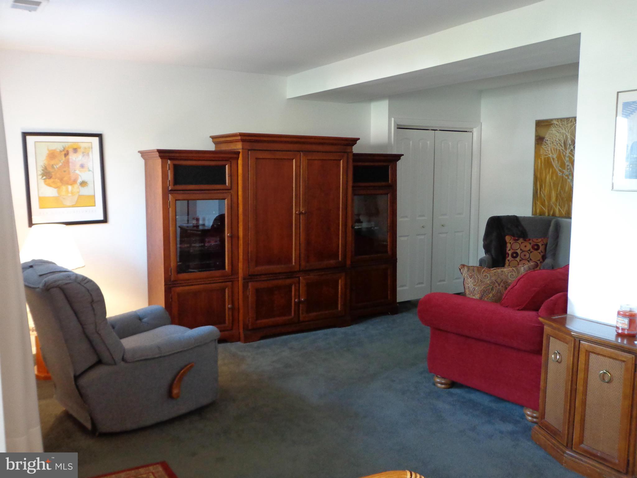 521 Epsom Road, Unit TC Towson, MD 21286 - Photo 6 of 19 Living Room