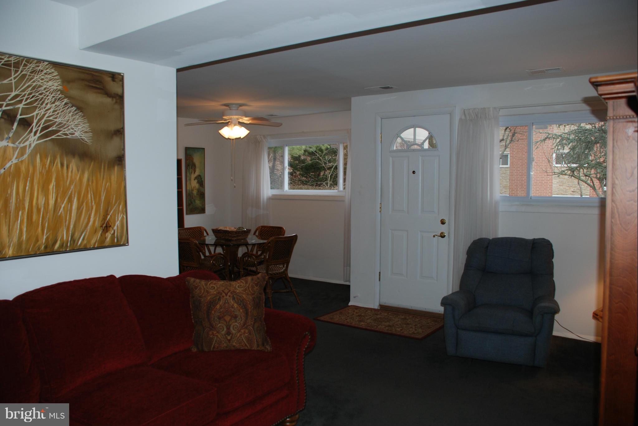 521 Epsom Road, Unit TC Towson, MD 21286 - Photo 8 of 19 Living Room