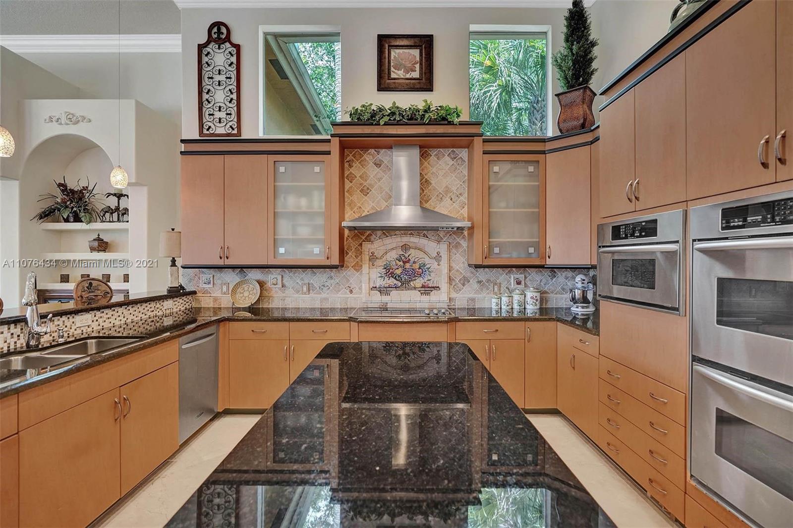 3077 Lake Ridge Lane Weston, FL 33332 - Photo 10 of 67 Gallery Image 10