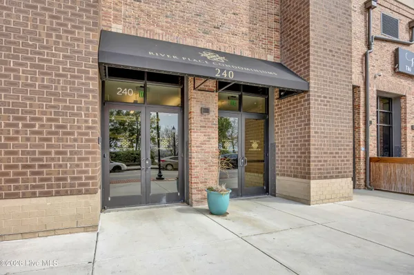 $920,000 | 240 North Water Street, Unit 651, Wilmington, NC 28401