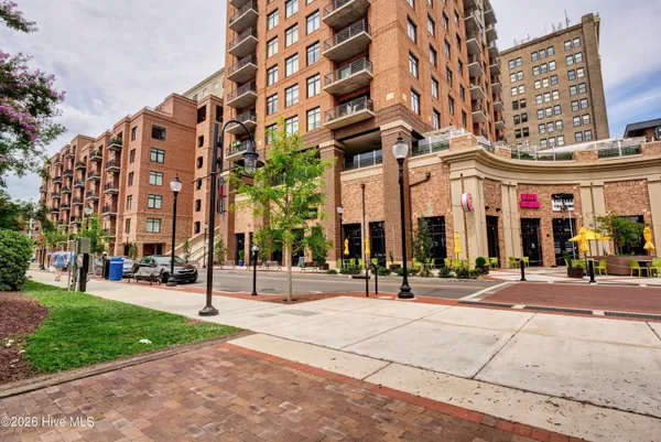 $920,000 | 240 North Water Street, Unit 651, Wilmington, NC 28401