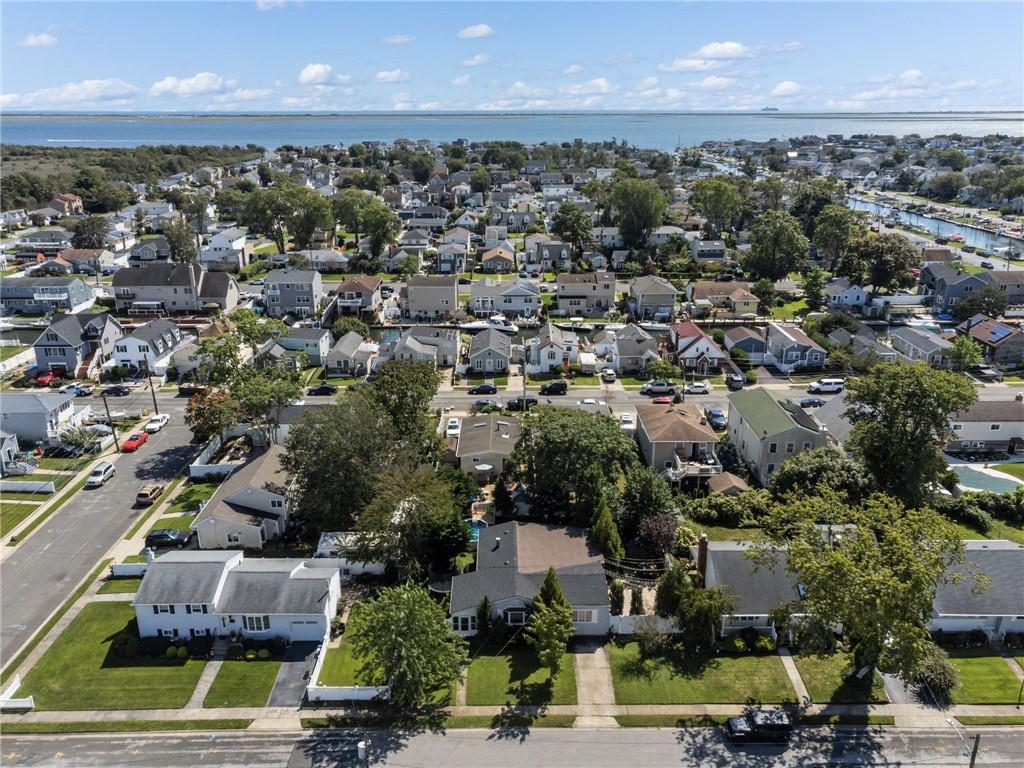 213 East Hampton Road Babylon, NY 11757 - Photo 27 of 30 Gallery Image 27