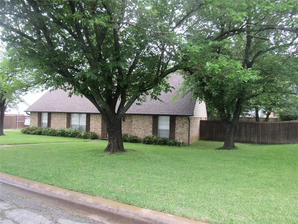 $2,500 | 720 Blanton Drive, Sherman, TX 75092