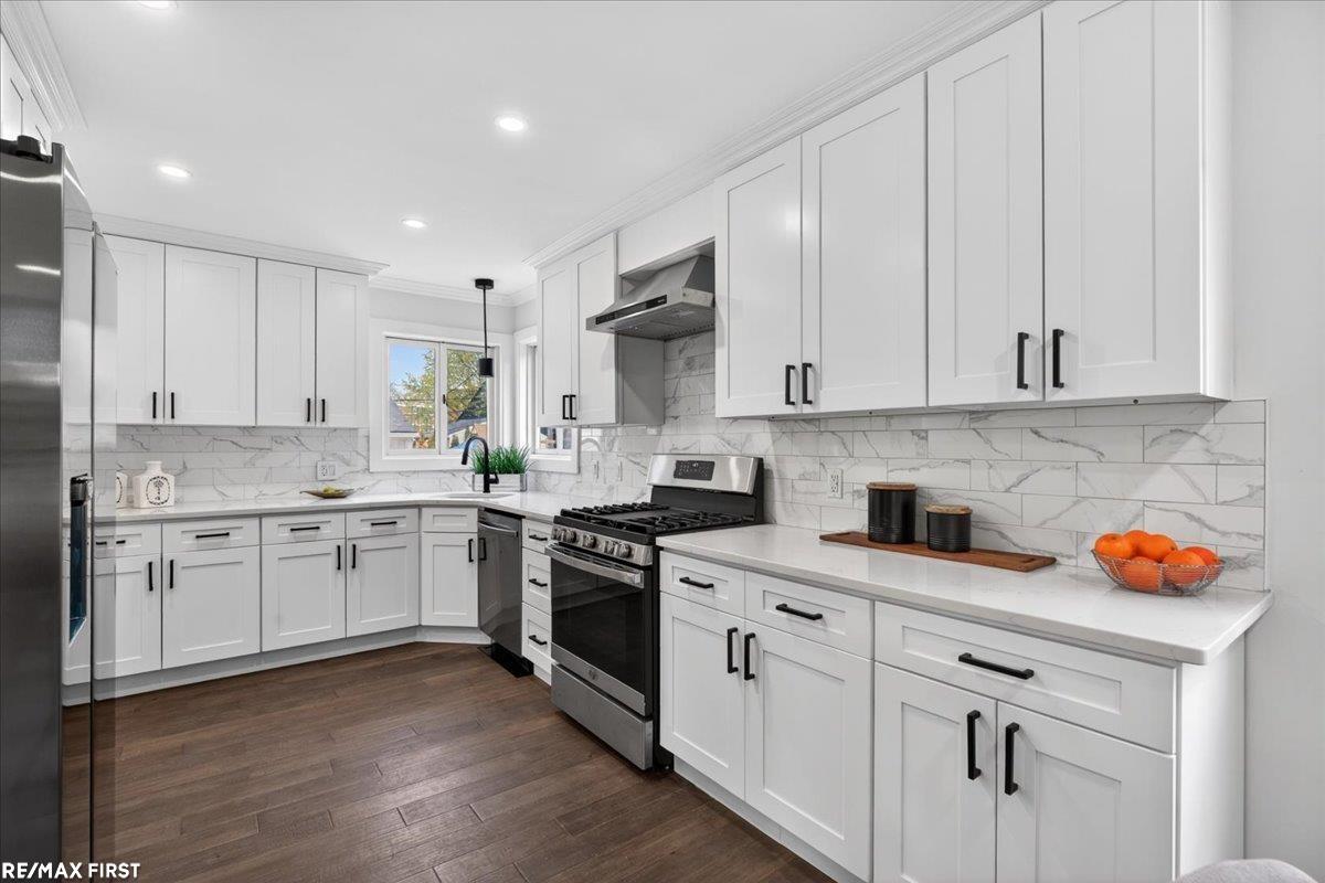 2752 Bamlet Road Royal Oak, MI 48073 - Photo 13 of 47 50205143-9bbcd23a-b0aa-4893-9a71-f5a77bba45b1.JPG