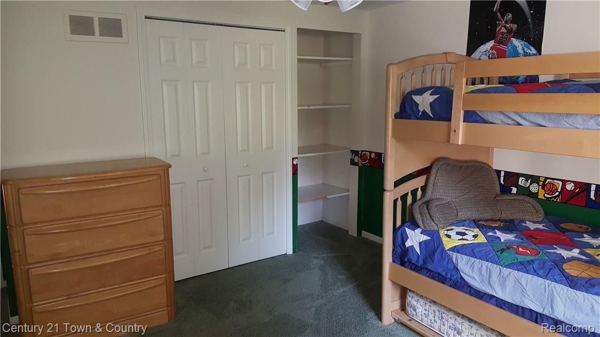1737 North Kilburn Road Rochester, MI 48306 - Photo 38 of 40 Bedroom 4