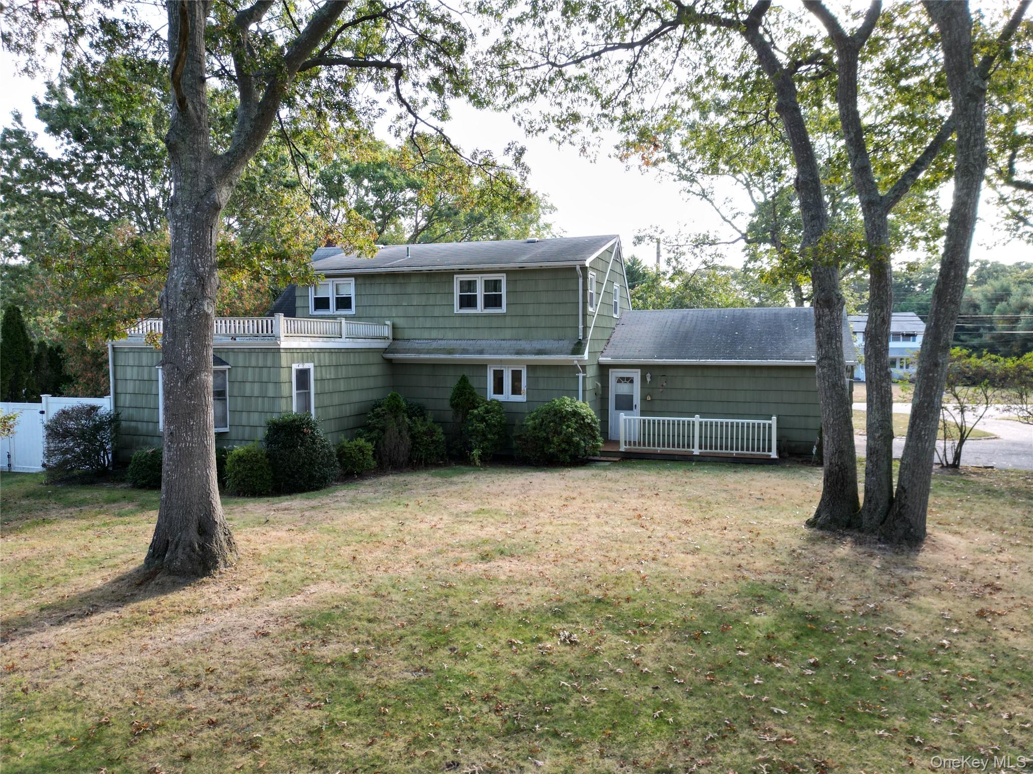 121 Aspatuck Road Westhampton Beach, NY 11978 - Photo 3 of 11