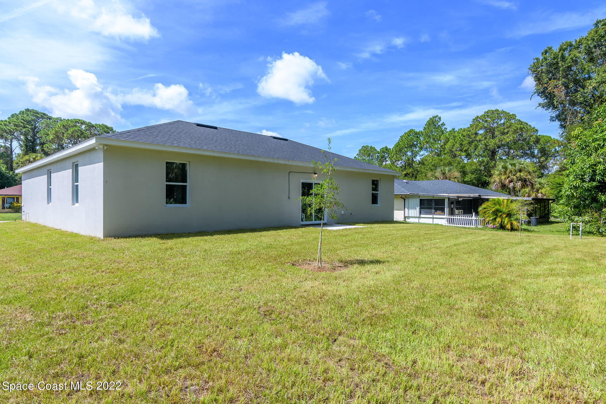 399 Taunton Road Southwest Palm Bay, FL 32908 - Photo 36 of 43 Pyracantha-7