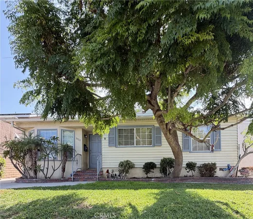 $1,071,000 | 3922 Snowden Avenue, Long Beach, CA 90808