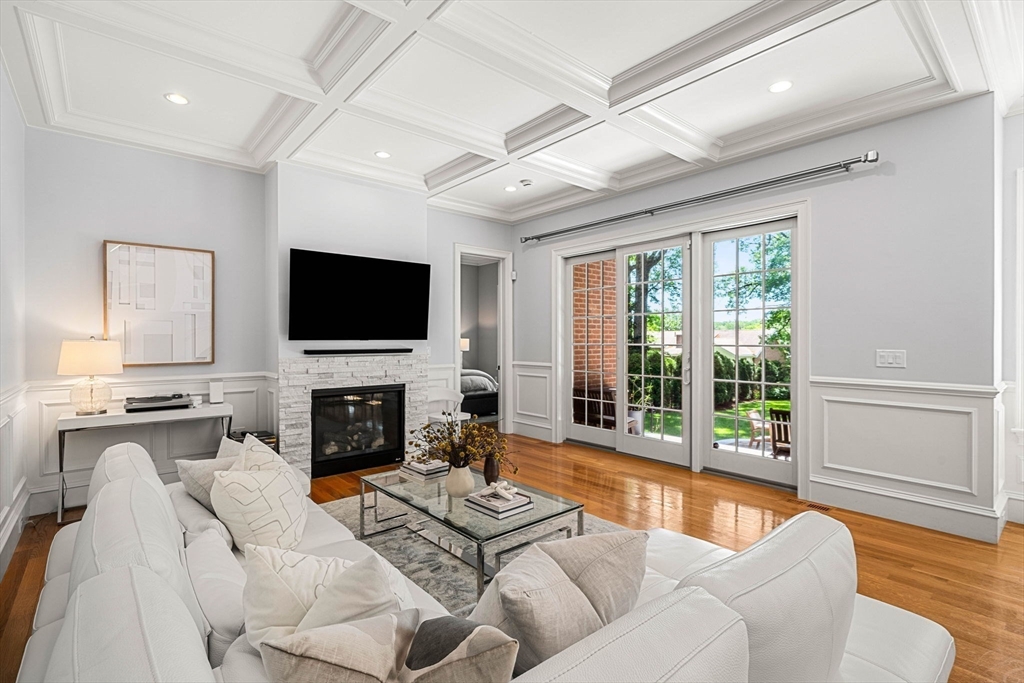129 Rangeley Road Brookline, MA 02467 - Photo 7 of 36