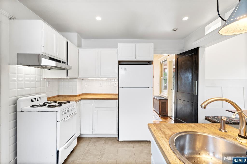 363 Kaplan Avenue Hackensack, NJ 07601 - Photo 13 of 31