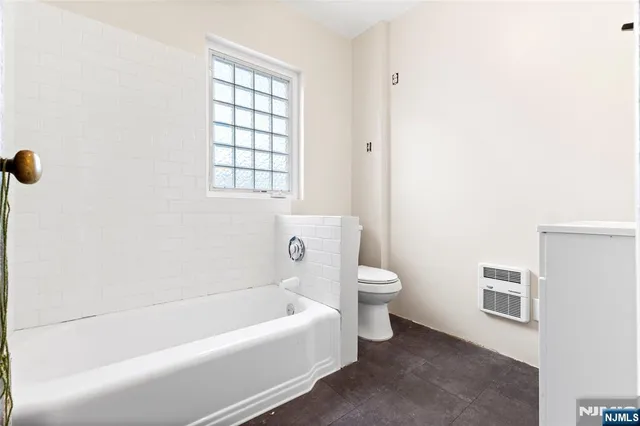 $399,999 | 363 Kaplan Avenue, Hackensack, NJ 07601