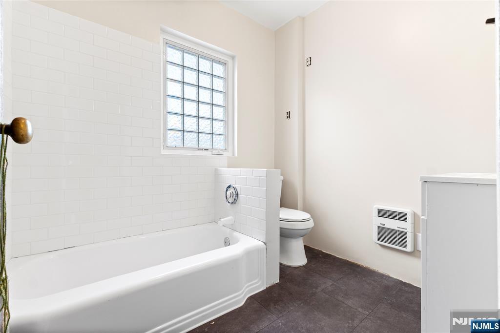 363 Kaplan Avenue Hackensack, NJ 07601 - Photo 19 of 31