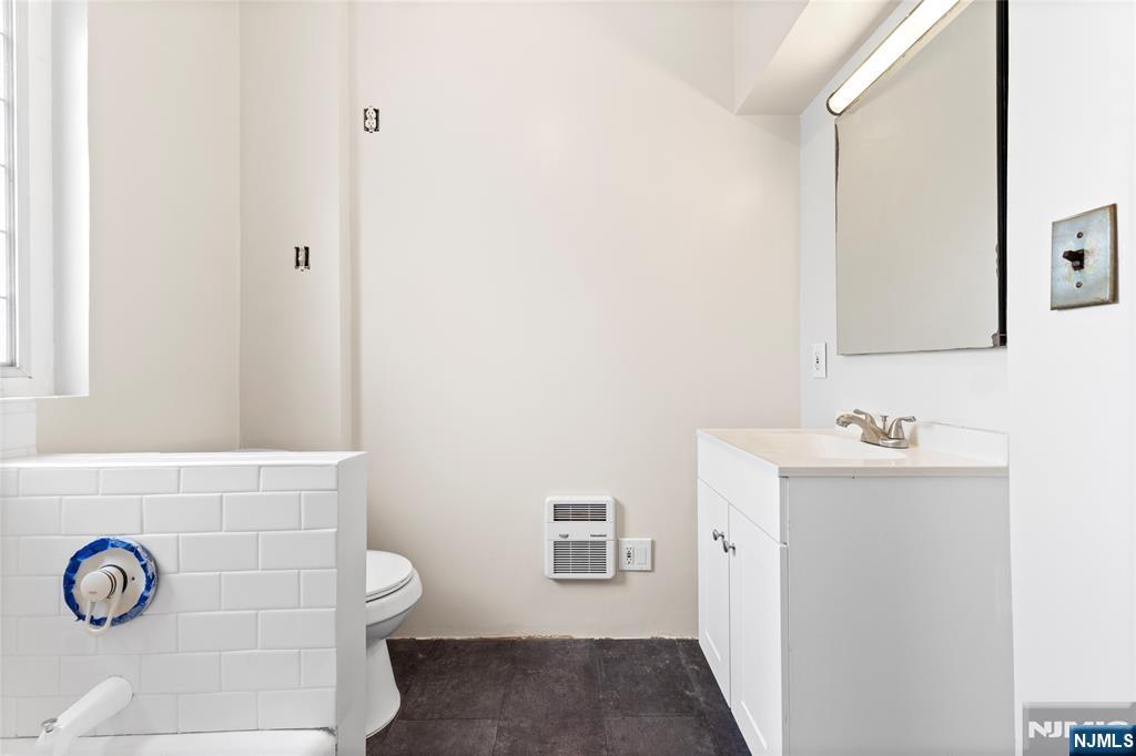 363 Kaplan Avenue Hackensack, NJ 07601 - Photo 20 of 31