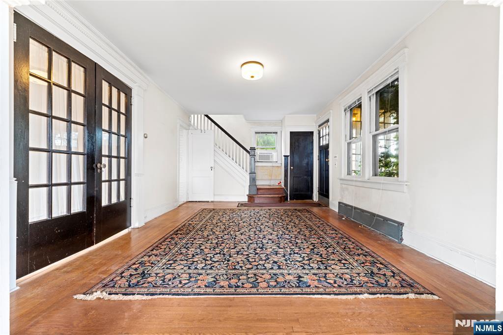 363 Kaplan Avenue Hackensack, NJ 07601 - Photo 3 of 31